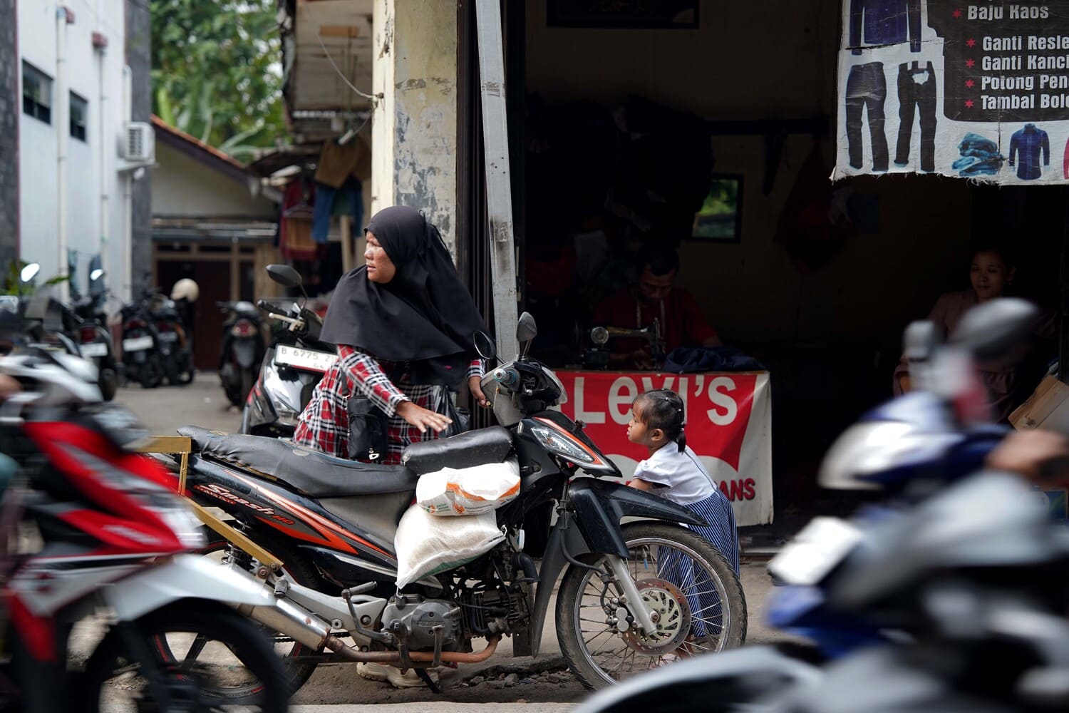 Masyarakat berpenghasilan rendah